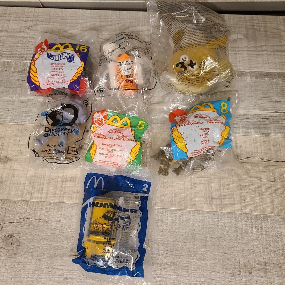 Lot of 7 new & vintage boys McDonalds toys